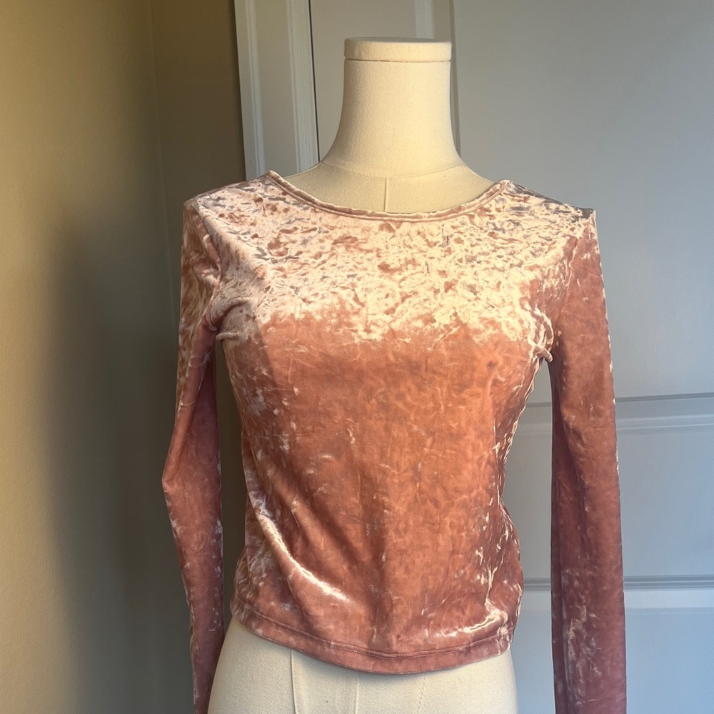 GAP Velvet Long Sleeve Top in Soft Pink